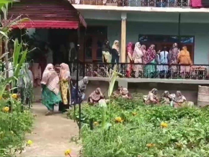 आतंकियों ने जम्मू कश्मीर में 2 कश्मीरी पंडितों पर बरसाई गोली, एक की मौत और दूसरा गंभीर रूप से घायल