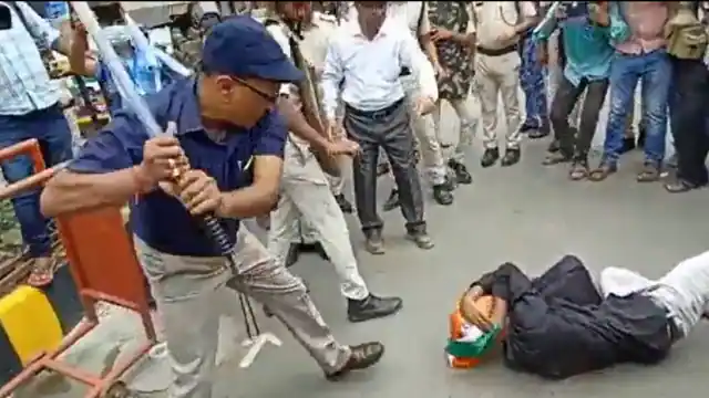 पटना में परीक्षा अभ्यर्थियों के ऊपर लाठीचार्ज किया गया, तेजस्वी यादव ने कहा - किसी को नहीं छोड़ा जाएगा