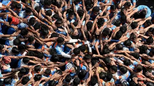 देश की कामकाजी आबादी में हुई बढ़ोतरी, कम हुई निर्भरता