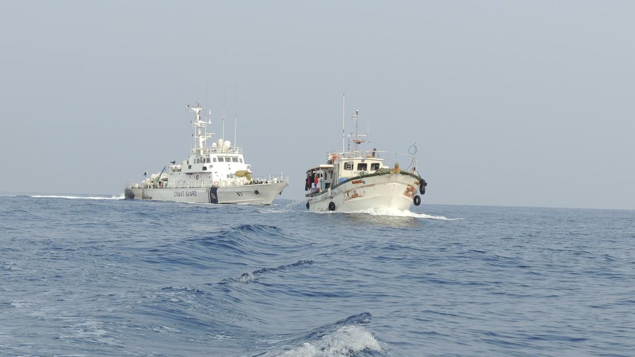 कोस्ट गार्ड ने अंडमान जल क्षेत्र में 5 टन मादक पदार्थों की जब्ती की, ‘अब तक की सबसे बड़ी जब्ती’