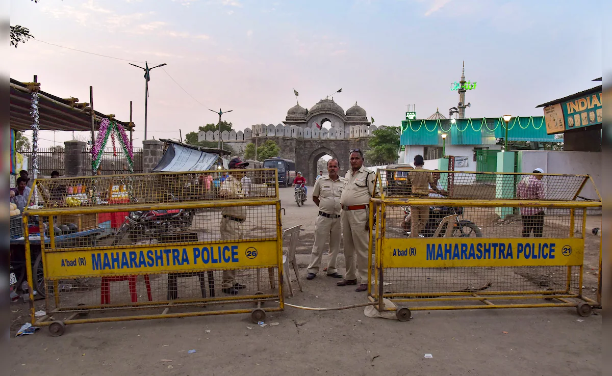 महाराष्ट्र में नया विवाद: औरंगजेब की कब्र हटाने की उठी मांग