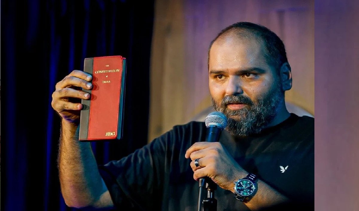 कुणाल कामरा ने सरकार पर तंज़ कसते हुए एक और गाने का वीडियो जारी किया