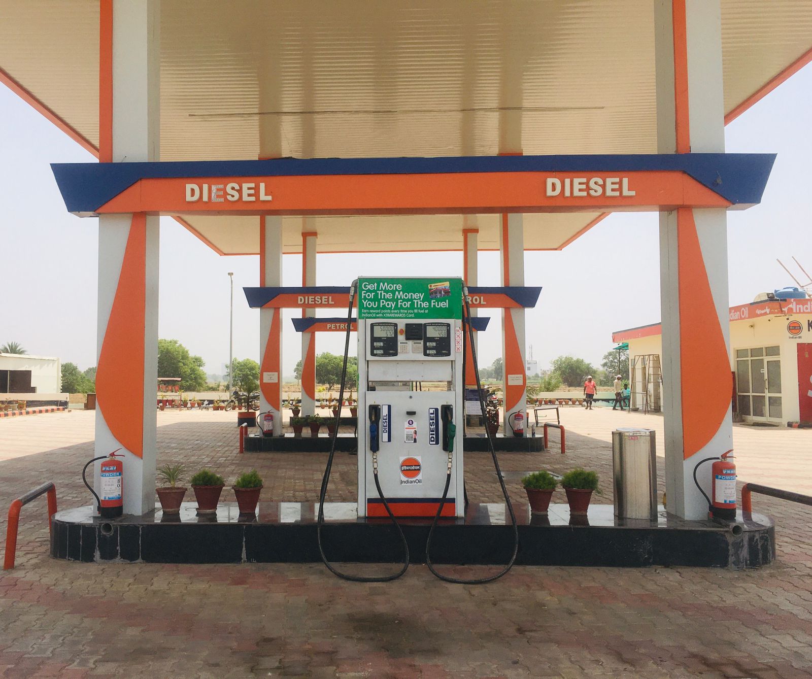 Petrol Diesel Price: पेट्रोल-डीजल पर बढ़ा उत्पाद शुल्क, ₹2/लीटर की बढ़ोतरी