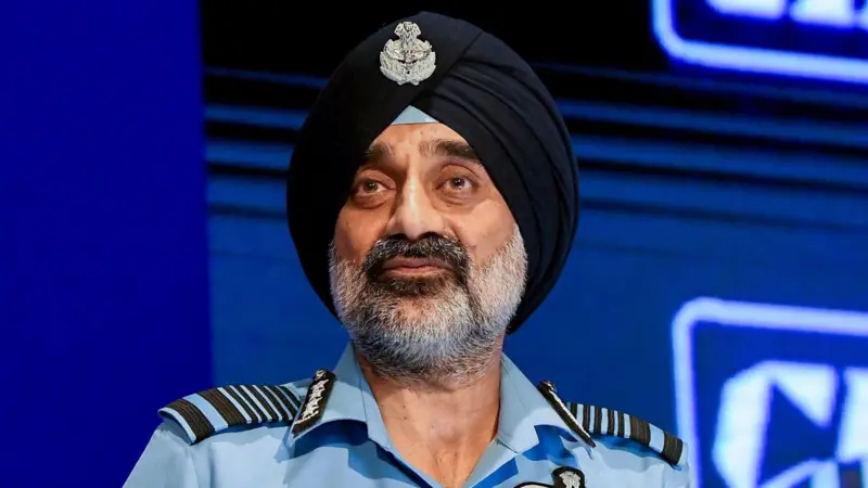 'सिर्फ़ मेक इन इंडिया की बात नहीं कर सकते', वायुसेना प्रमुख ने ऐसा क्यों कहा?